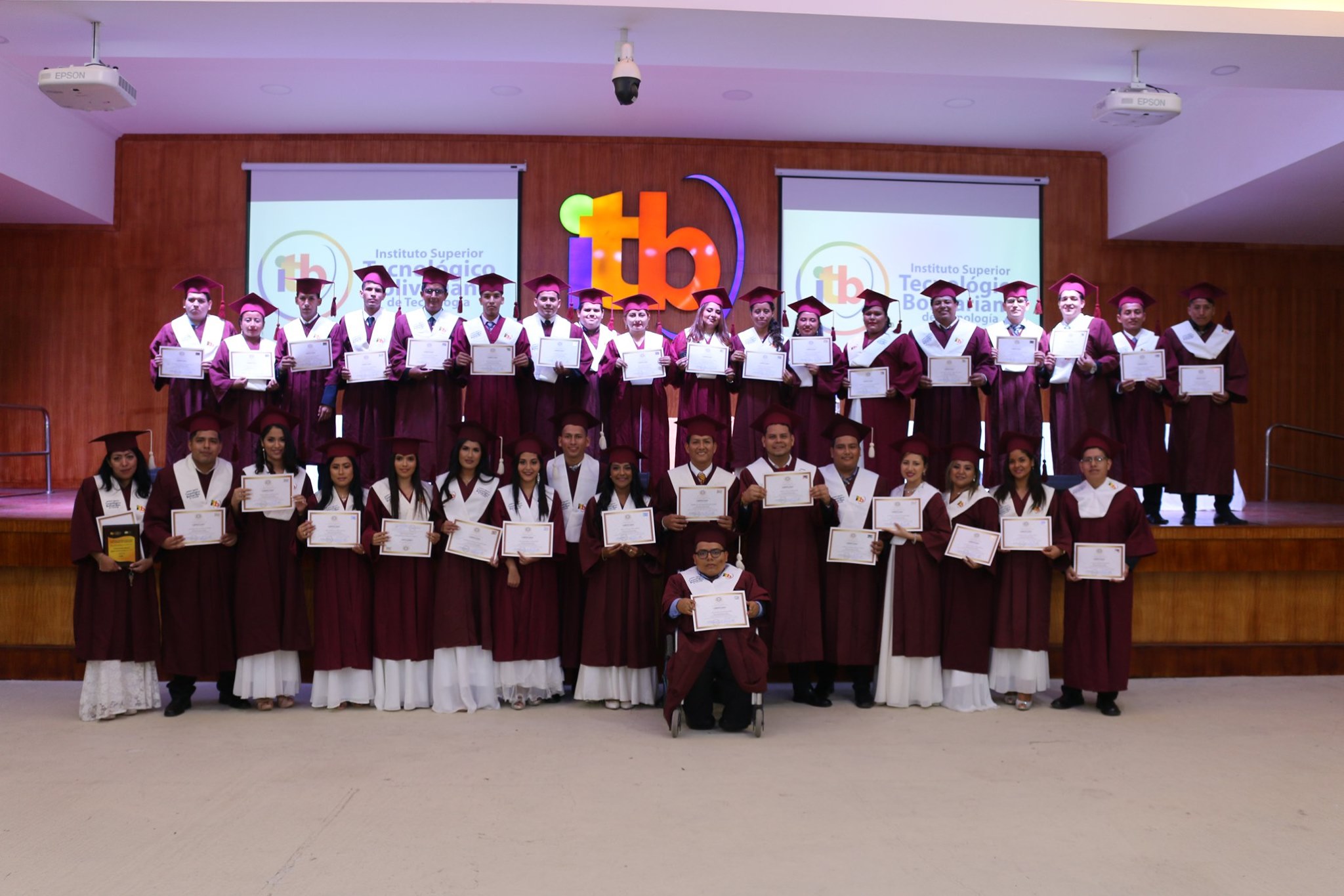 Graduación de la UAECAC