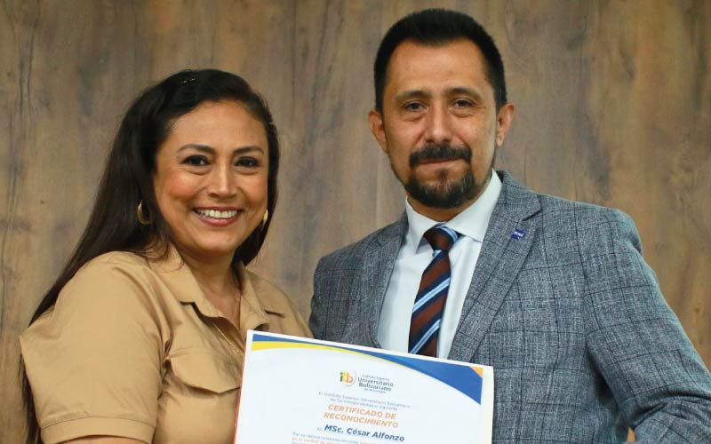 Jornada Científica reúne a importantes expositores en el área de Optometría