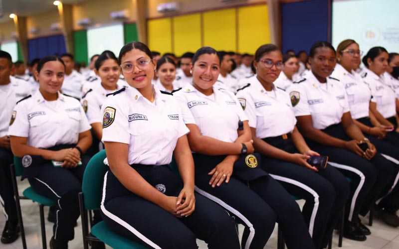 ¡Aplaudimos su esfuerzo! Estudiantes de la carrera Técnico Superior en Planificación y Gestión del Tránsito formaron parte de la ceremonia de gradua