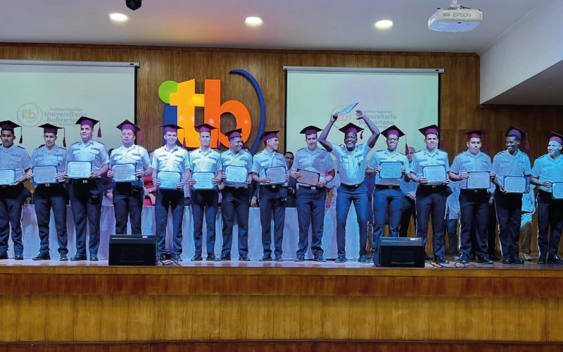 ¡Aplaudimos su esfuerzo! Estudiantes de la carrera Técnico Superior en Planificación y Gestión del Tránsito formaron parte de la ceremonia de gradua