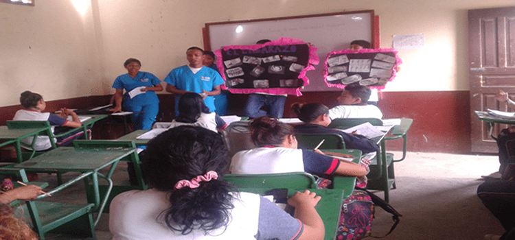 ITB BRINDA CHARLA SOBRE EDUC. SEXUAL A JÓVENES DEL COLEGIO D' GIOVANNI BOSCO EN PLAYAS.