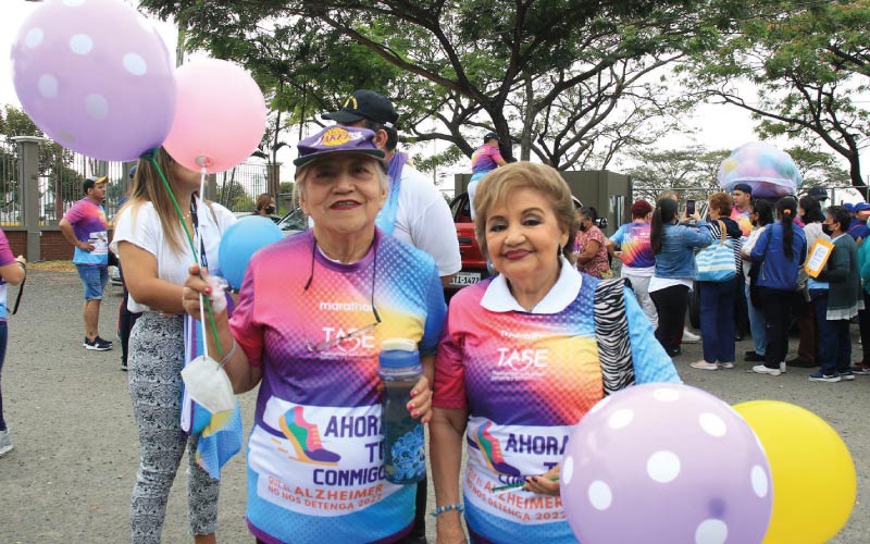 Estudiantes participaron en la caminata «Que el Alzheimer no nos detenga»