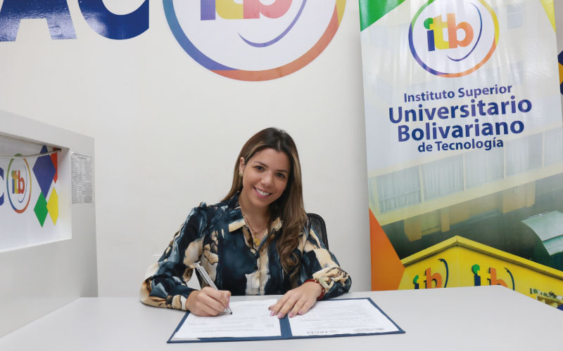 Estudiantes rindieron exámenes complexivos