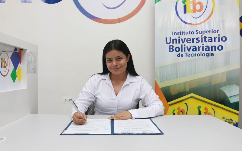 Estudiantes rindieron exámenes complexivos