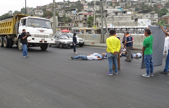 TRABAJAMOS PARA DISMINUIR EL NÚMERO DE MUERTES EN LAS VÍAS