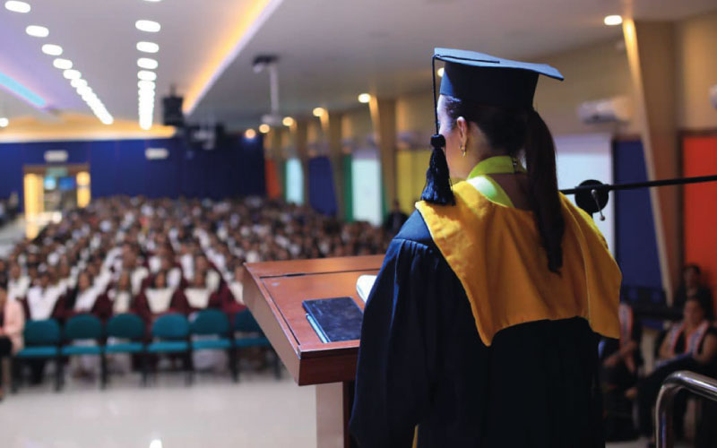 Segunda jornada de ceremonia de graduación