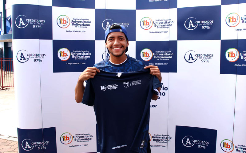 ¡ITB estuvo presente en #LaFiestaDeLaTri! El ITB Instituto Superior Universitario Bolivariano se tomó la explanada del Modelo Alberto Spencer