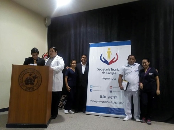 Estudiantes de ITB participan en debate sobre Prevención de drogas