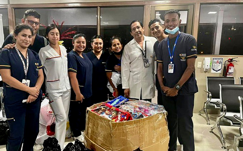 Estudiantes de ITB ayudan a regalar sonrisas a miles de niños y niñas