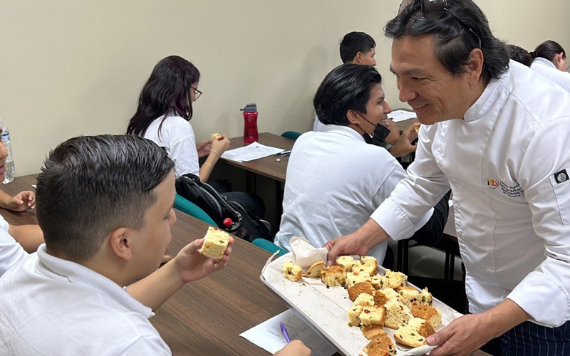Cocinando con el rector