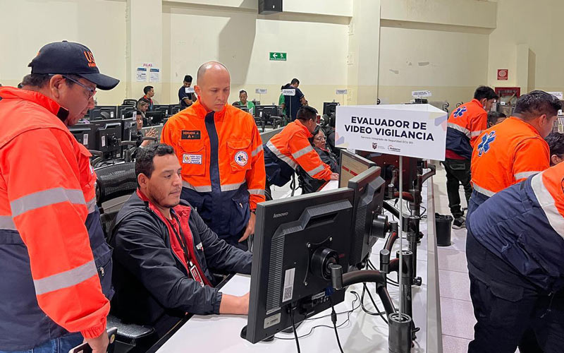 Estudiantes de la carrera Tecnología Superior en Emergencias Médicas reciben capacitación en el ECU 911