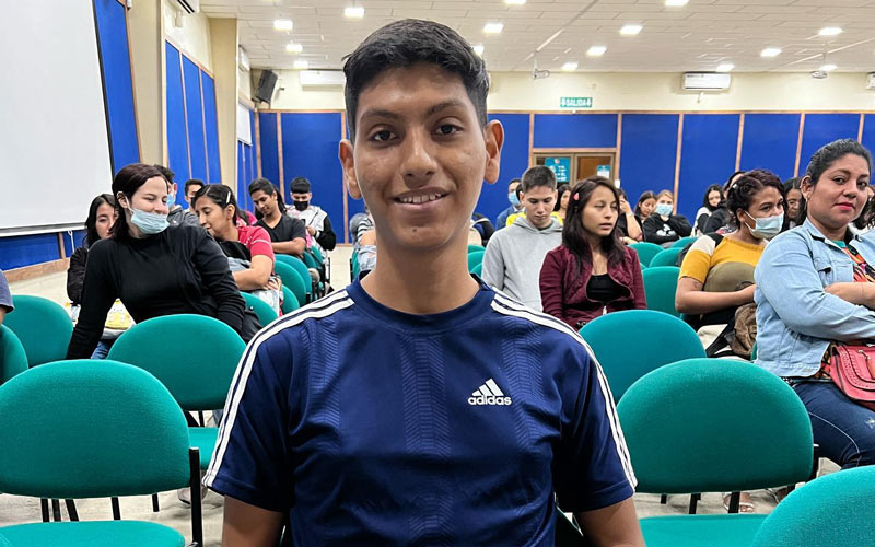 Felicitamos a los nuevos integrantes de la familia bolivariana, quienes se convertirán en profesionales de excelencia en las carreras de Optometría,