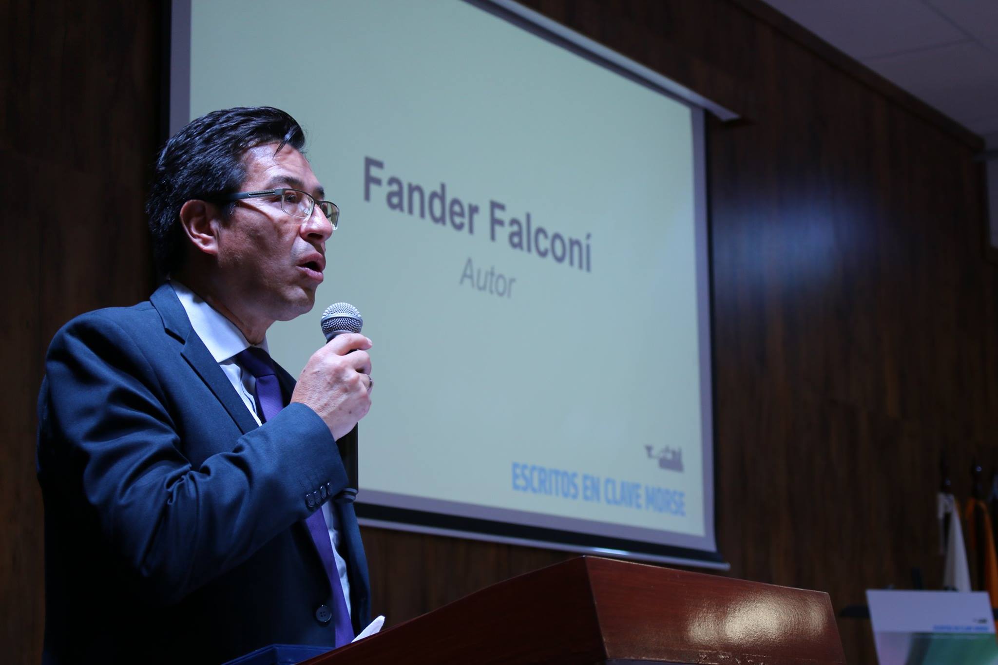Lanzamiento del libro del DR. Fander Falconi