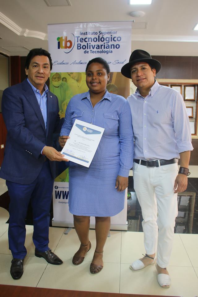 ENTREGA DE BECAS DE ESTUDIO