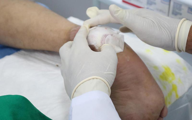 Estudiantes de podología atienden a pacientes durante la teleclínica