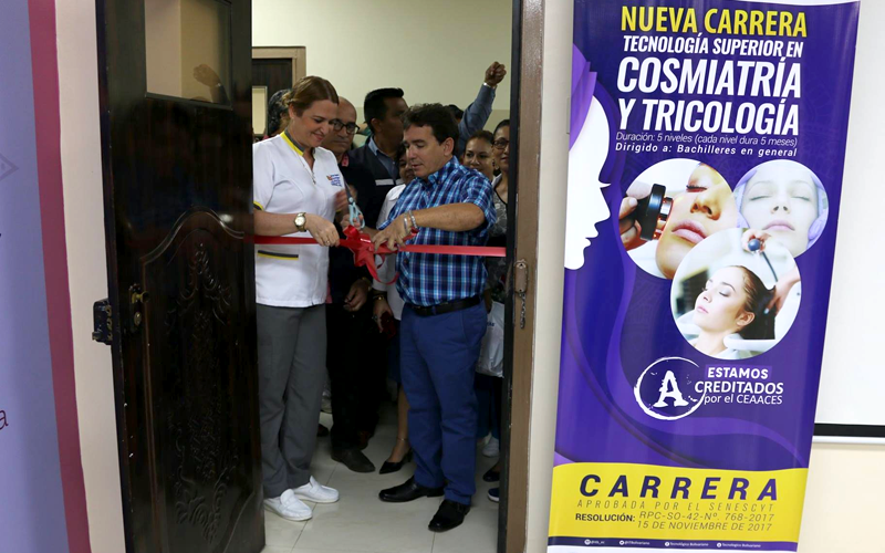LABORATORIO DE COSMIATRÍA Y TRICOLOGÍA
