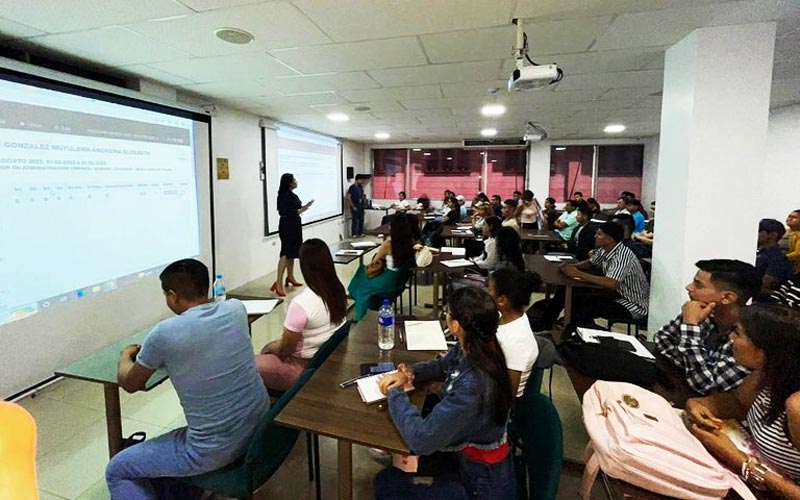 Futuros profesionales en Tecnología Superior en Administración