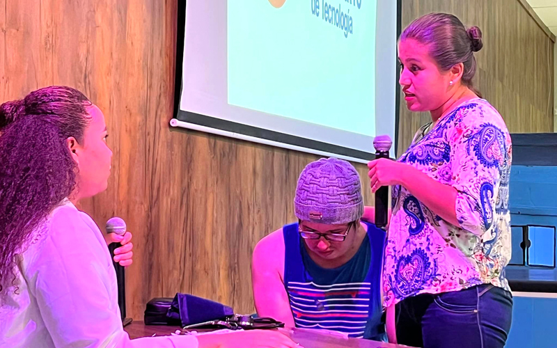 Estudiantes del ITB presentan obras de teatro sobre las enfermedades invernales