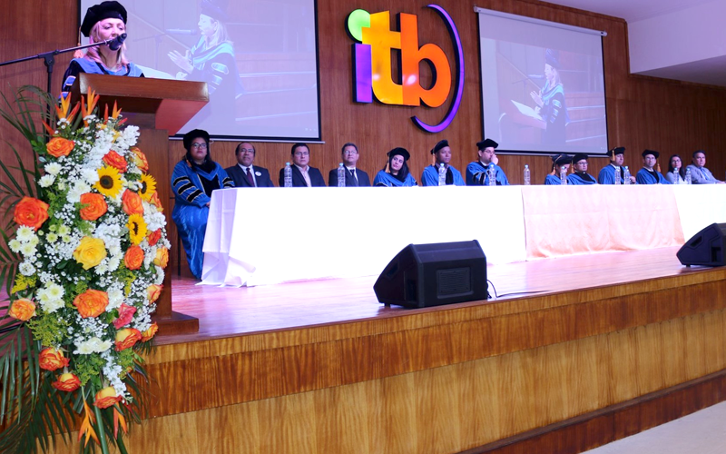 Graduación de la UAECAC