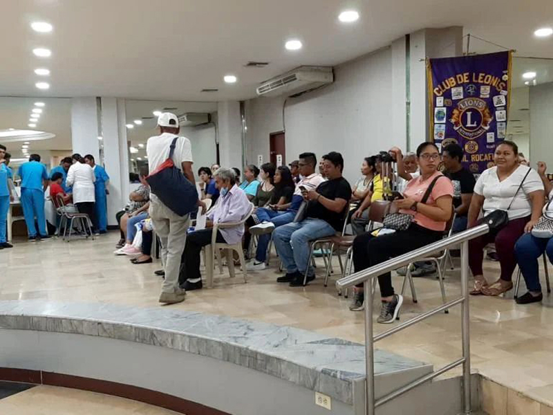 Estudiantes de Optometría son parte de la Misión Humanitaria de Cataratas See International