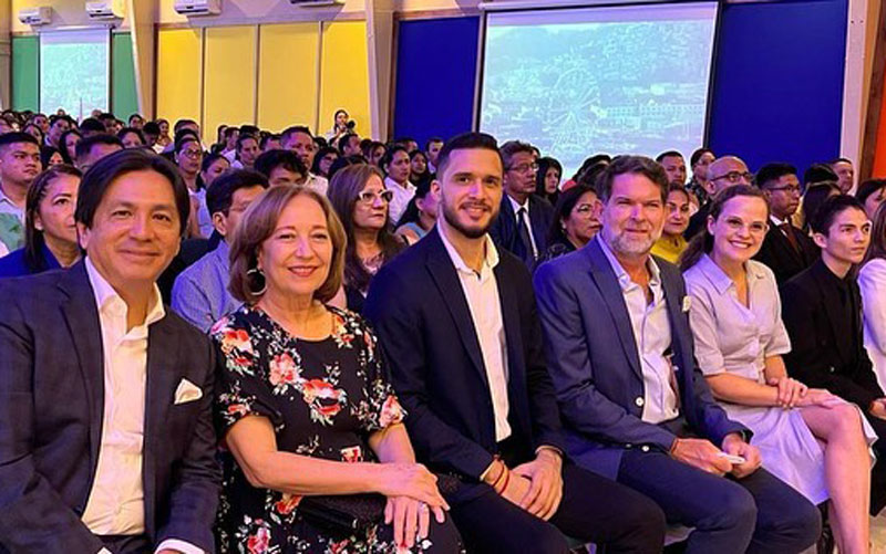 Maestros de todo el país celebran el Día del Maestro en ITB