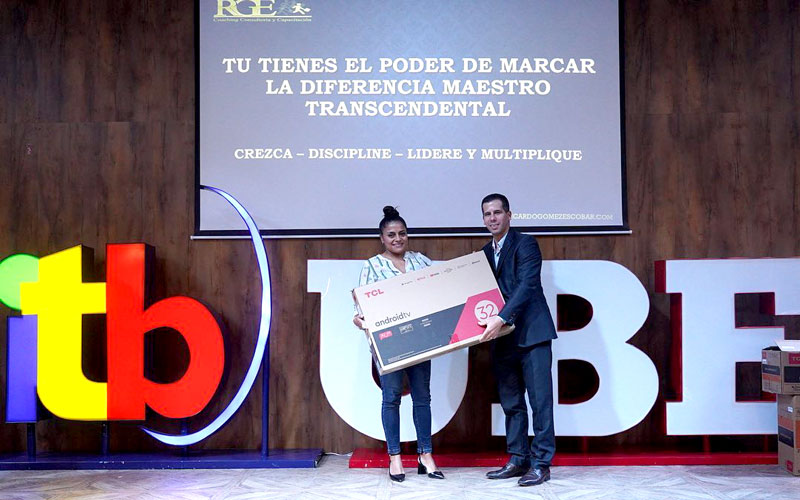 ITB realiza homenaje a sus maestros