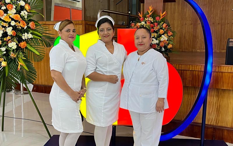 Se desarrolló ceremonia de Imposición de Cofias e Insignias a estudiantes de enfermería