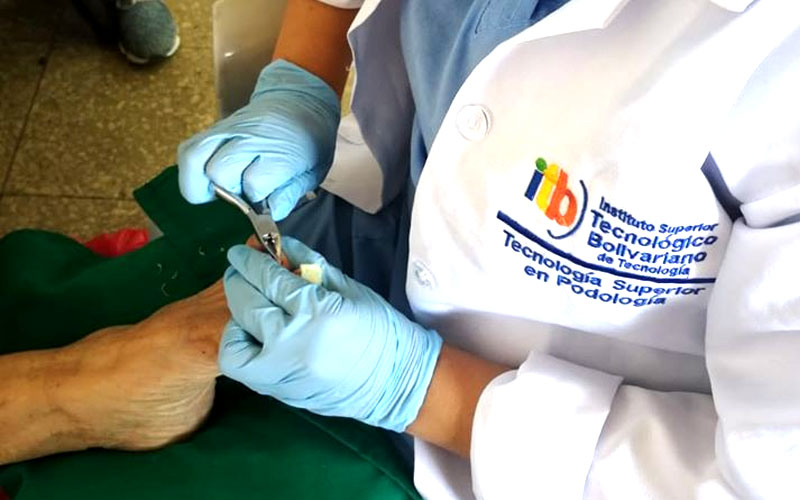 Nuestros futuros Podólogos del grupo PPE13, realizan sus prácticas en el Asilo Dr. Carlos Luis Plaza Dañin 