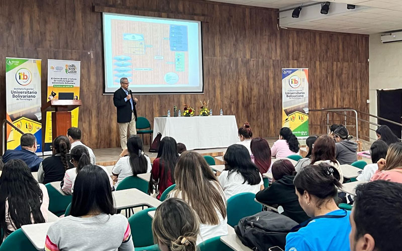 26 de junio Comunidad bolivariana participó en conferencias sobre el uso y el tráfico de las drogas
