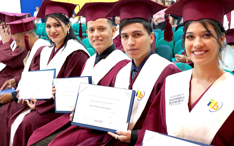 97 nuevos técnicos y tecnólogos se incorporaron en ITB