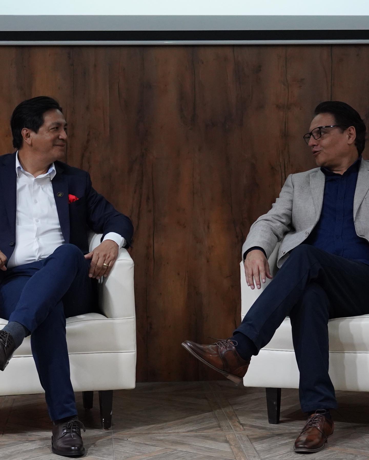 Estudiantes del ITB conocen las propuestas del binomio Fernando Villavicencio y Andrea González