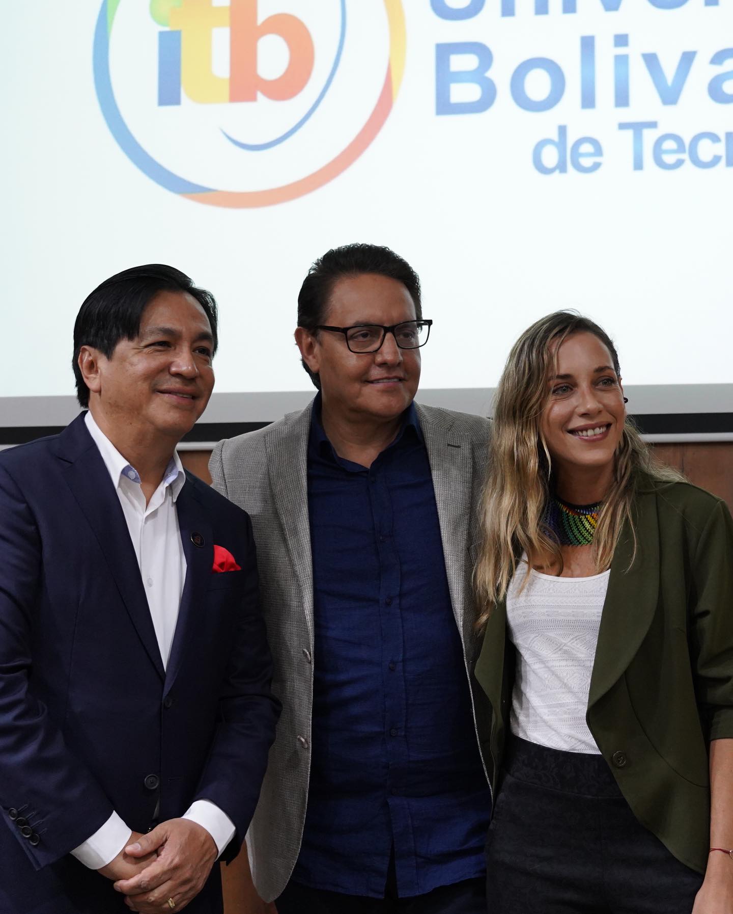 Estudiantes del ITB conocen las propuestas del binomio Fernando Villavicencio y Andrea González