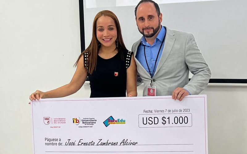 ¡Ganadores del Primer Concurso de Videos Educativos reciben sus premios!