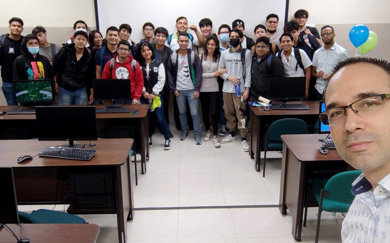 ¡Revive la emocionante competencia de programación por los grupos DUSS01