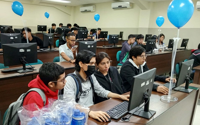 ¡Revive la emocionante competencia de programación por los grupos DUSS01