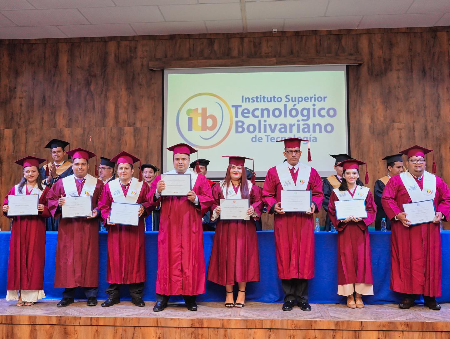 ¡Felicidades a nuestros profesionales en Planificación y Gestión del Transporte Terrestre!