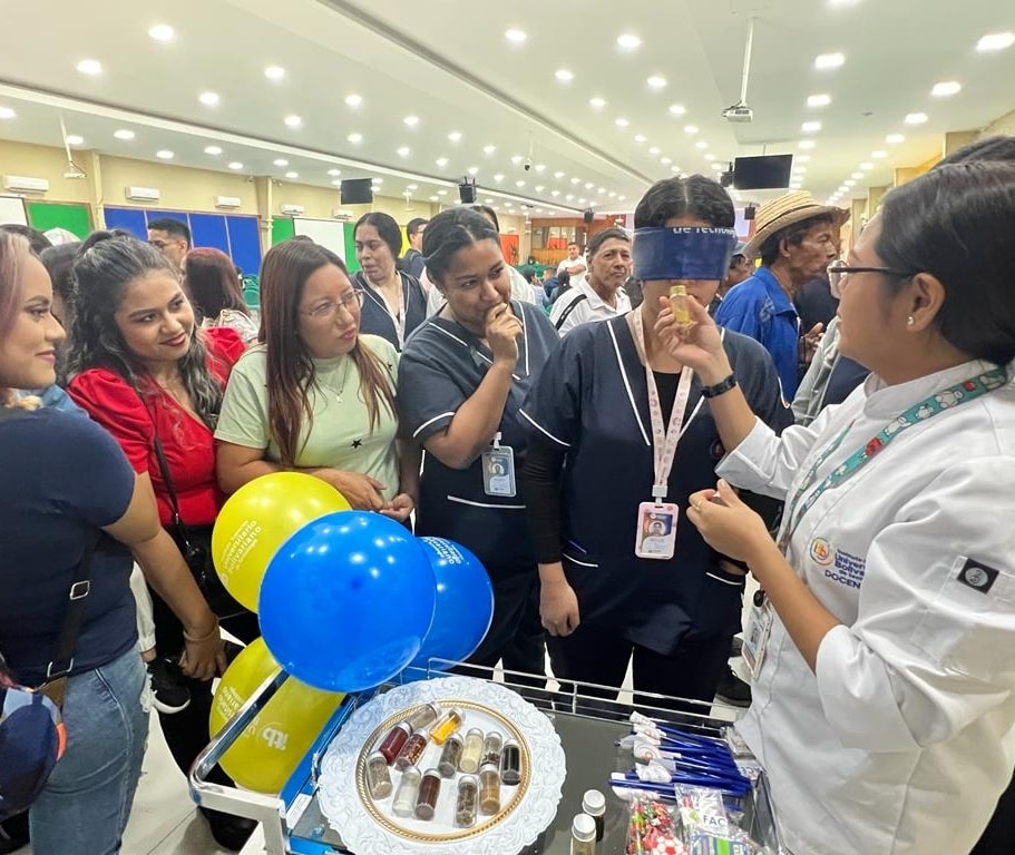 Inauguración del Primer Festival Viva Guayaquil organizado por el Centro de Arte y Cultura