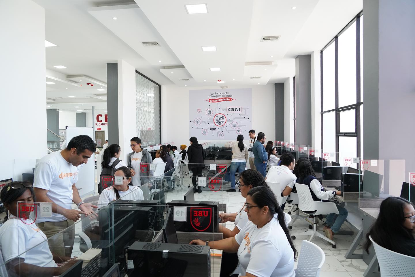 Django Girls Guayas: Un evento para empoderar mujeres en el mundo de la tecnología