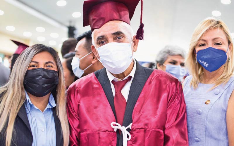 los nuevos graduados de Bachiller de la zona 8