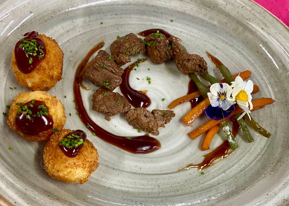 Estudiantes de Gastronomía culminan con éxito la materia Prácticas Culinarias