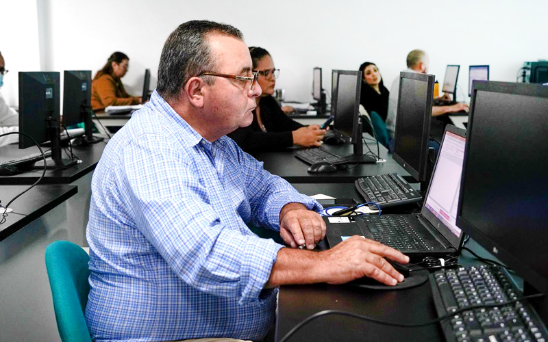 Autoridades del ITB se reúnen con miras a la acreditación