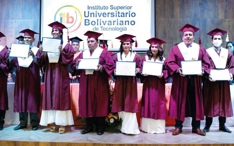 Los estudiantes de la carrera de Tecnología Superior en Planificación y Gestión del Transporte Terrestre del ITB lograron su sueño de convertirse en