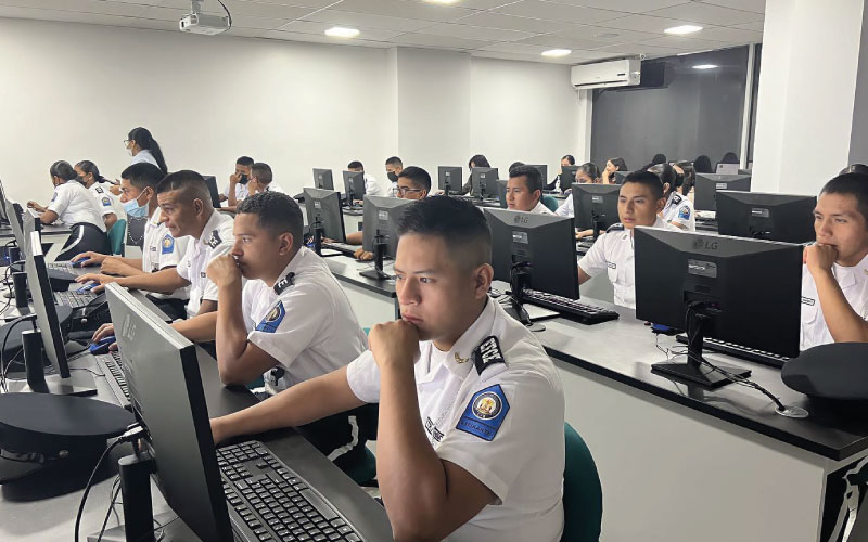 1061 estudiantes de la carrera de Técnico Superior en Planificación y Gestión del Tránsito culminaron su proceso de formación académica