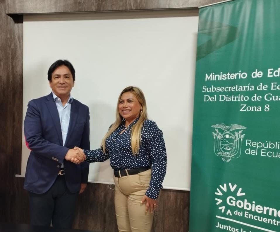 Autoridades del ITB se reúnen con Subsecretaria de Educación Zonal - 8