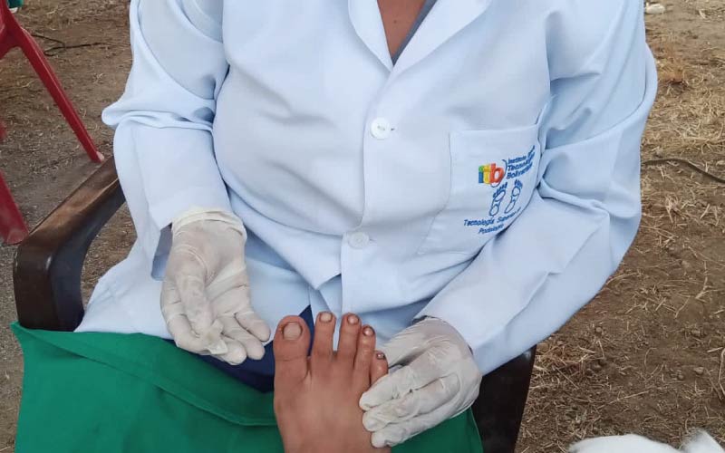 Los estudiantes de la carrera de Tecnología Superior Universitaria en Podología realizaron una brigada en el concejo barrial Unidos por el Cañaberal