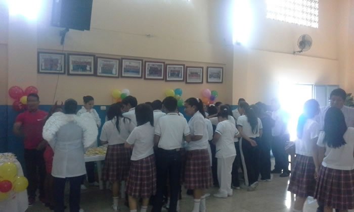 FERIA DE NUTRICIÓN EN LA UNIDAD EDUCATIVA