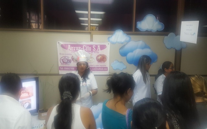 Estudiantes de administración de empresas realizaron feria de proyectos