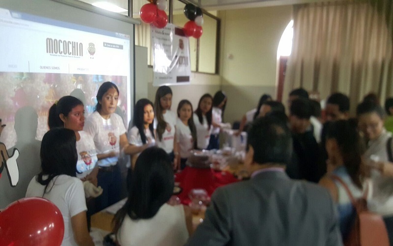 Estudiantes de administración de empresas realizaron feria de proyectos