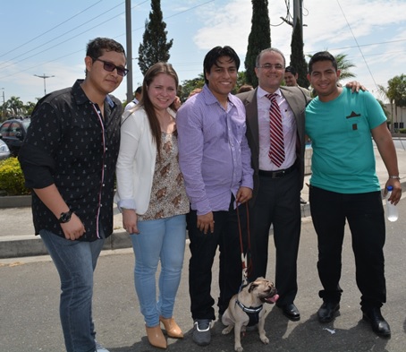 La Escuela de Capacitación de Conductores Profesionales "Conduce Ecuador" se une a la campaña "Déjalo Cruzar"