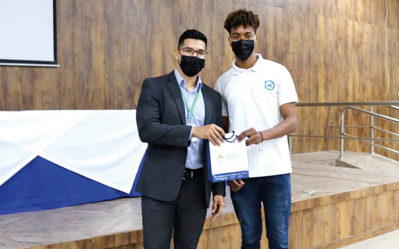 Estudiantes de bachillerato visitan nuestras instalaciones